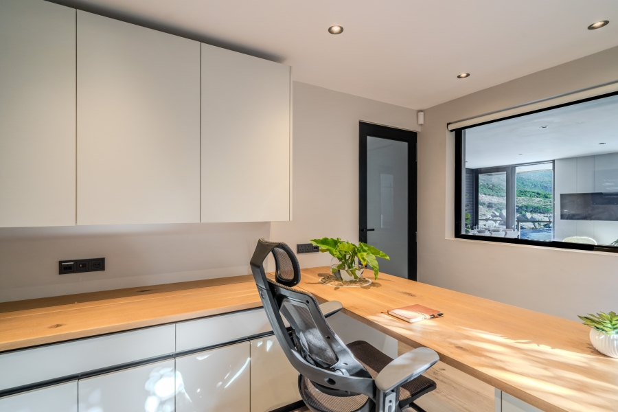 5 Bedroom Property for Sale in Camps Bay Western Cape